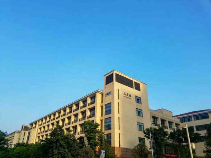 重庆理工大学创业营-"自从原来杨家坪的工学院搬迁为.