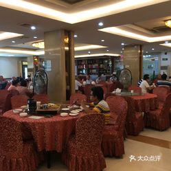 白天鹅喝茶价格人均_白天鹅简笔画(2)