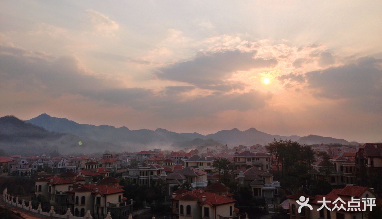 还行吧随便住住酒店很新价格很便宜