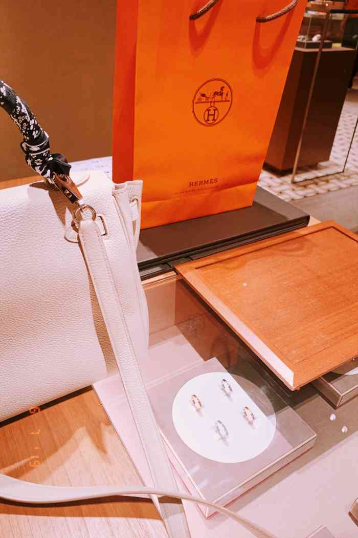 爱马仕阪急百货店