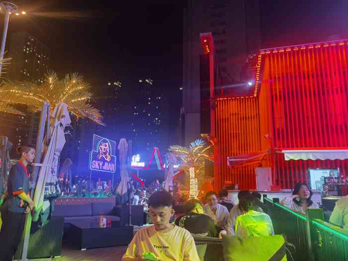 贰麻酒馆(沈阳旗舰店)-"沈阳贰麻开业那天正好散步路过,看到一堆戴.