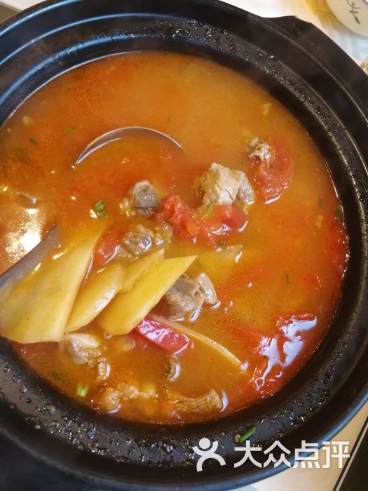 番茄小排土豆砂锅