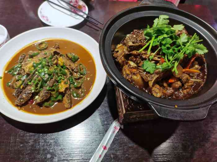 号称九江老味道,作为正好路过的外地人,就进来尝尝九江特色菜了,点的