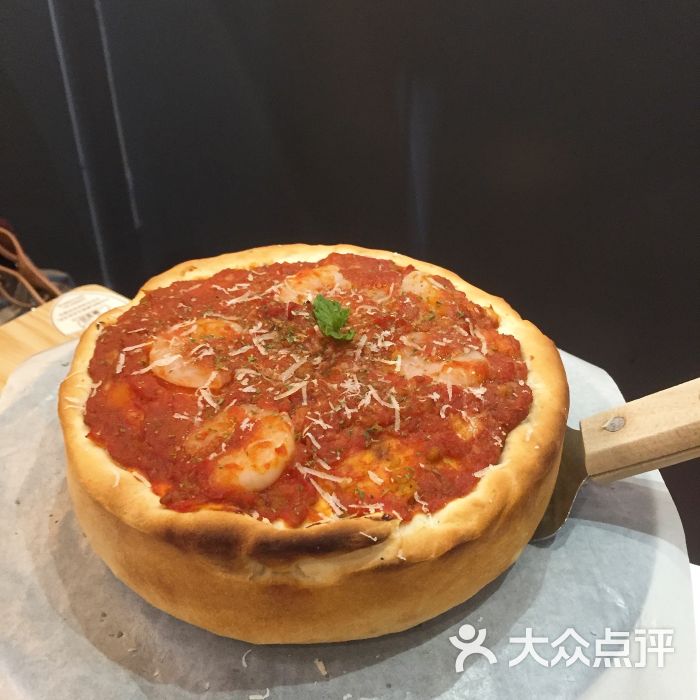 芝士熔岩番茄肉酱披萨