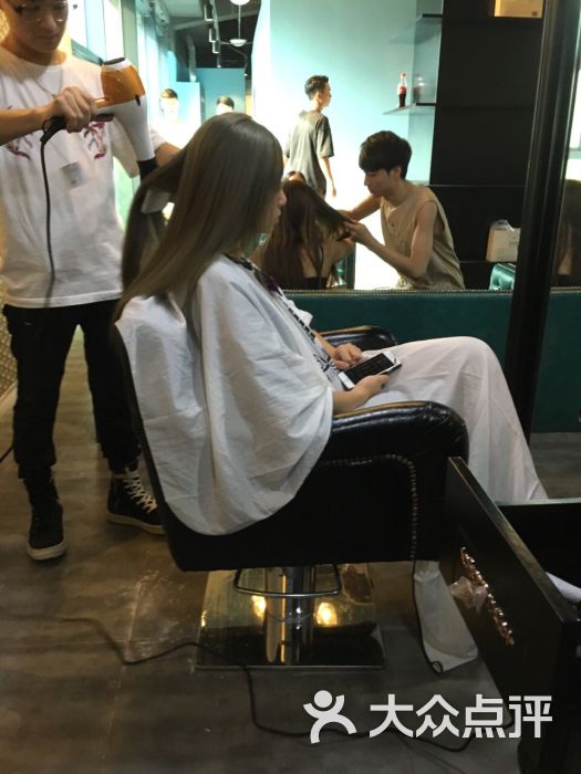 3am hair salon(成都兰桂坊)图片 - 第1张