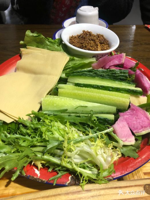 东北大铁锅蘸酱菜图片