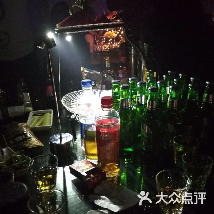 皇后酒吧