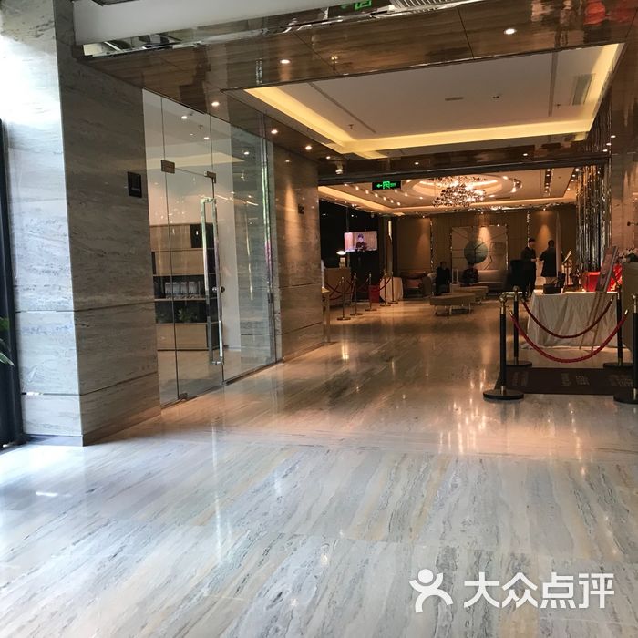 郑州中晟卡莱顿大酒店