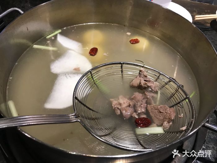 鲜牛记潮汕牛肉火锅(亚运村店)潮汕清汤锅底图片