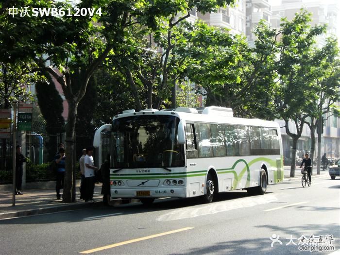 巴士新新755路公交车
