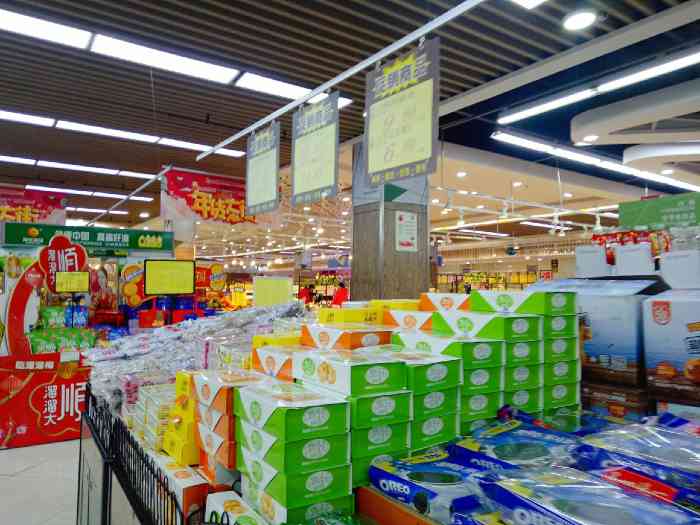 欧德福在苏州有很多门店是定位亲民的大型超市这家店位于华东装饰城