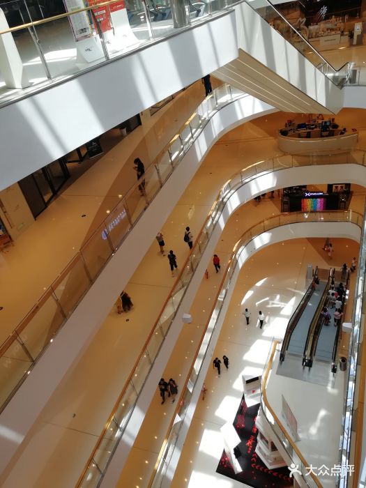 吴中路上进停车场不方便,一开始没找到进口.