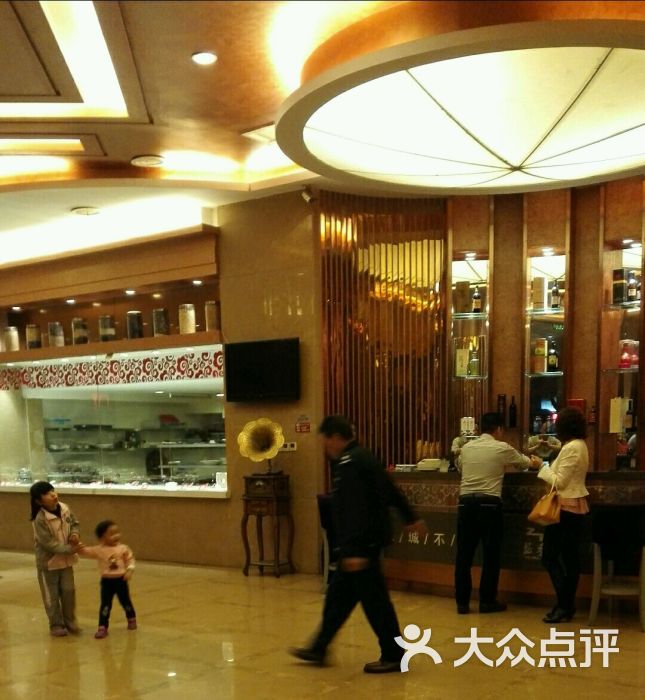 {东城故事}.