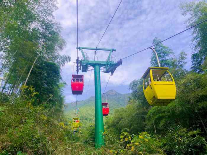 南山竹海索道售票处-"想要登上山顶,有两条路线可供:.