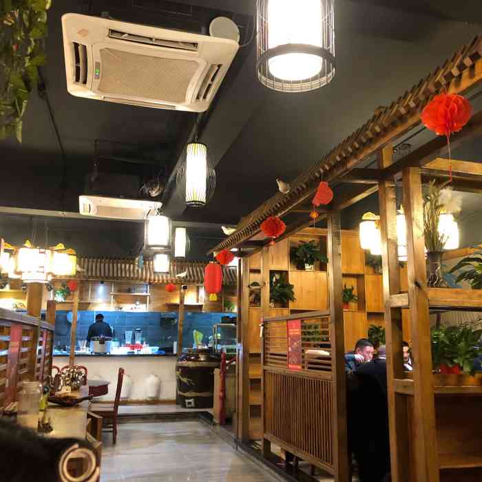 蜀香人家-"通过美团点评过来的,环境干净利落,菜品口.
