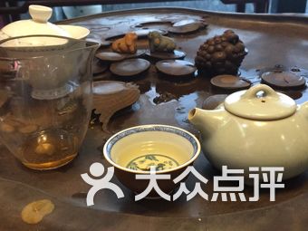 白天鹅喝茶价格人均_白天鹅简笔画