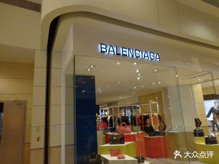 balenciaga(万象城店)门面图片 第3张