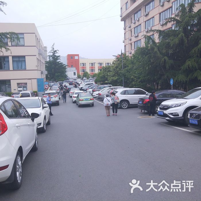开发区第一人民医院停车场