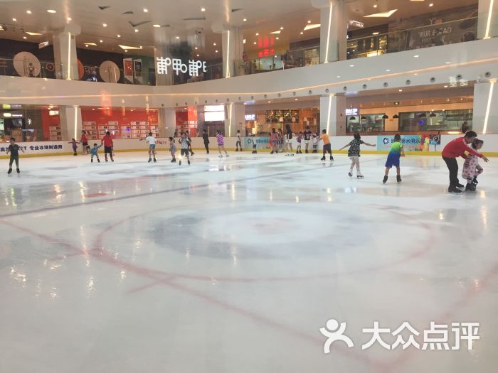 欧悦滑冰俱乐部:真*,就因为没请教练,前台脸.西