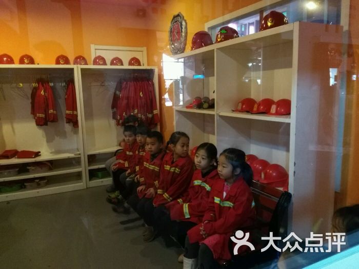 希乐城儿童职业体验探索乐园消防局图片 第2张