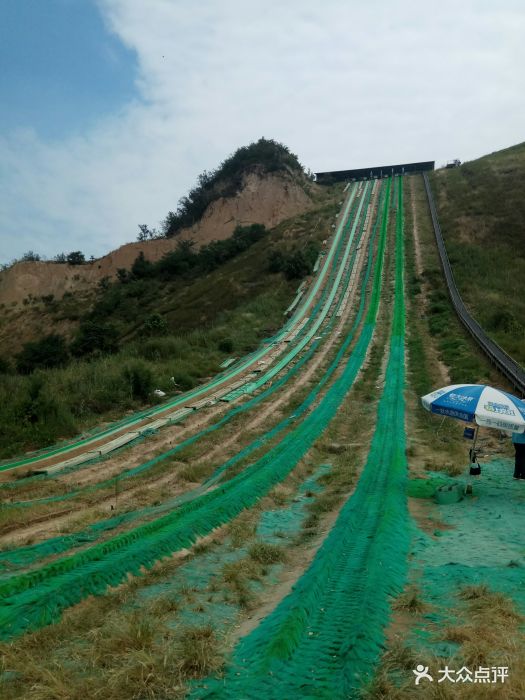 古柏渡飞黄旅游区滑草道图片 - 第8张