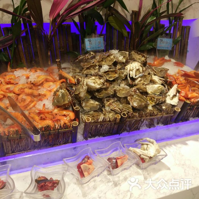 初色海鲜姿造自助火锅梭子蟹图片-北京自助餐-大众