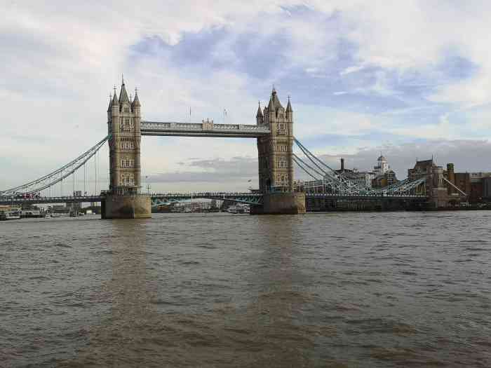 westminster pier-"泰晤士河轮船游,喜欢的可以坐坐.