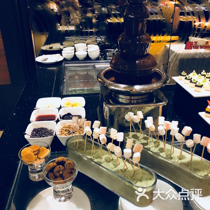 万怡酒店自助餐厅momo cafe
