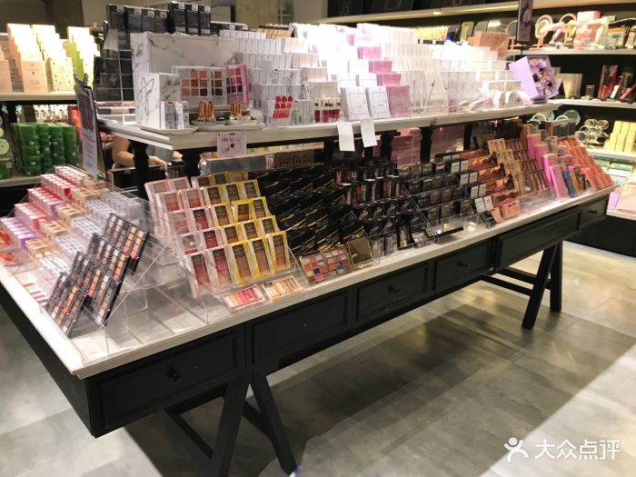 纪念日百货(时尚莱迪商城店)图片 - 第10张