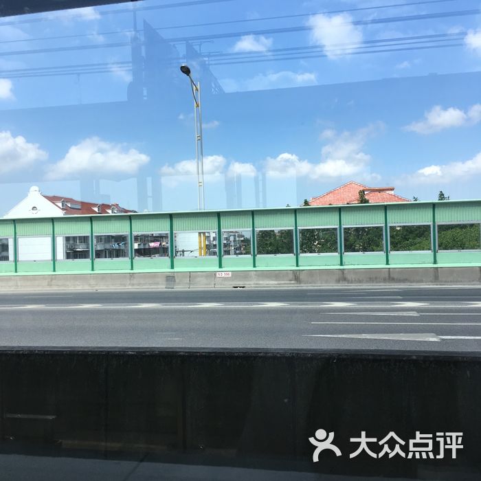 呼兰路-地铁站