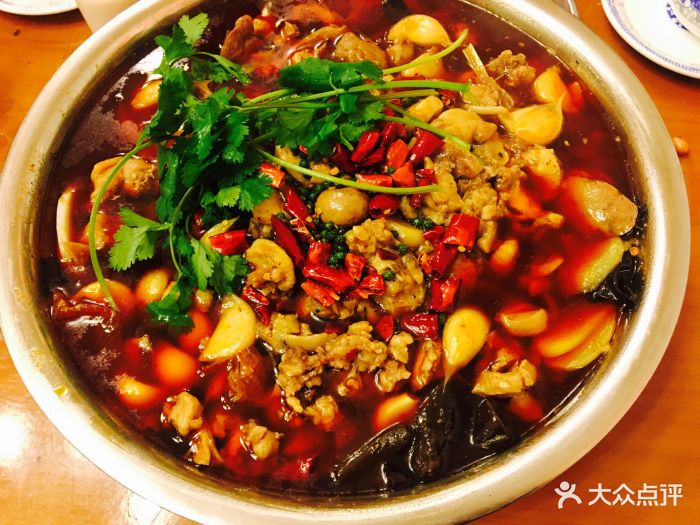 再一次聚集李氏红烧兔,今天的人特别多,等.-李