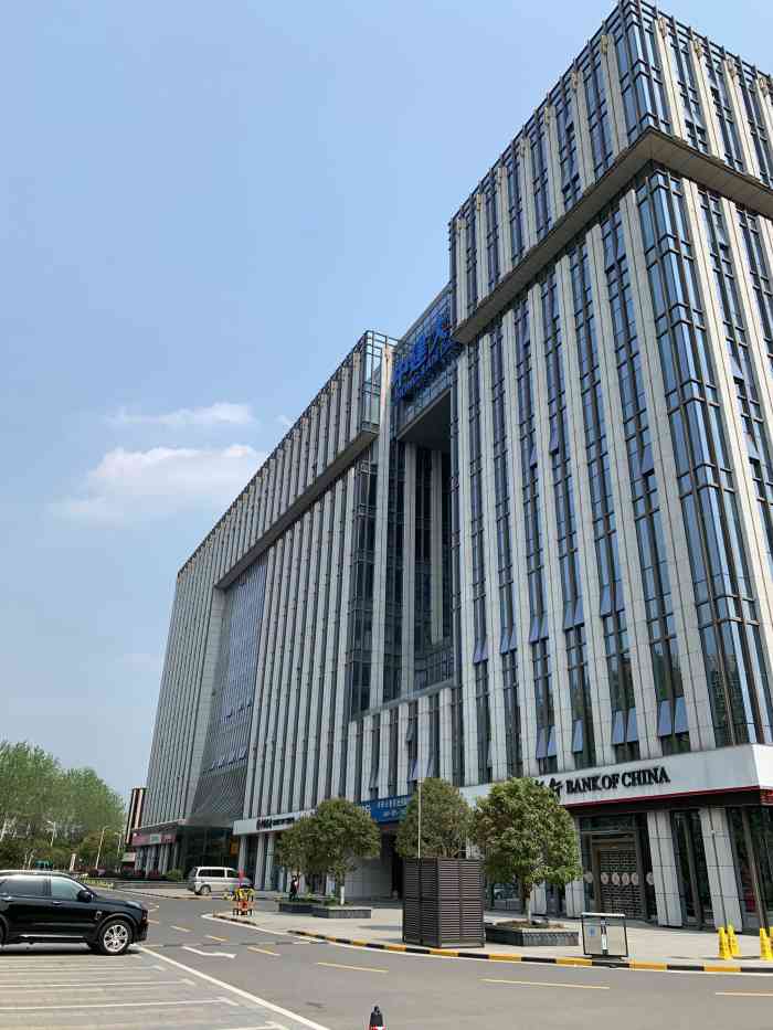 中建大厦-"仙林这边,有一些商务写字楼,不过人气不如.
