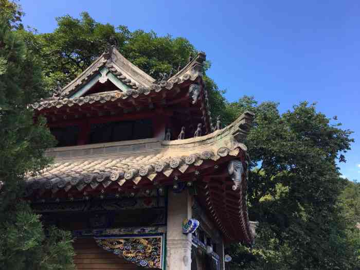 吴姑城清泉寺-""清泉寺,建于唐贞观年间.庙宇坐西朝东