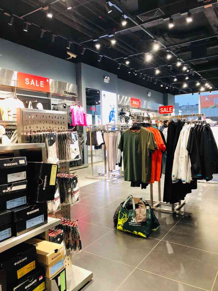 descente(长阳首创奥特莱斯店)-"迪桑特,日本运动品牌