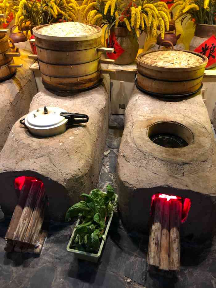 泥巴炉子柴火饭-"也是抖音上刷到来打卡,怎么说呢,.