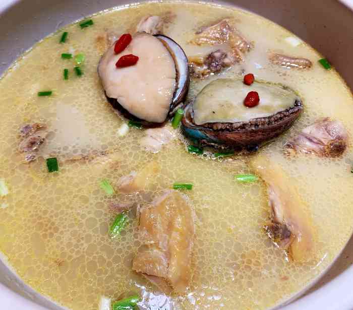 笨小满·鲍鱼鸡火锅(江汉路m 店)