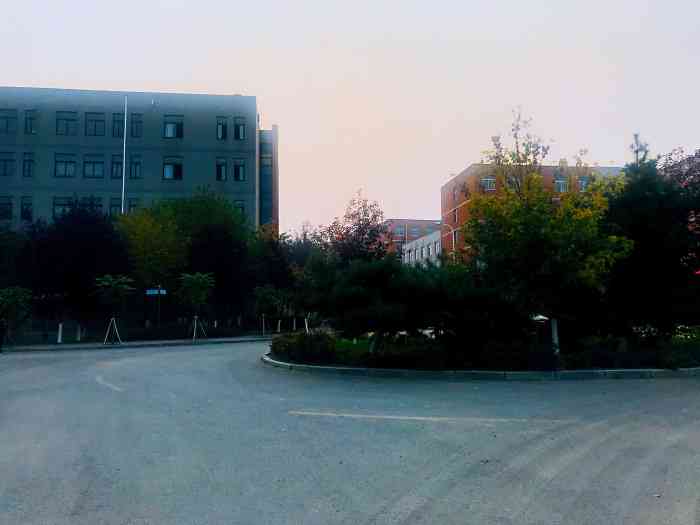 辽宁科技学院-"日常为了每日任务打卡签到,但在寝室却