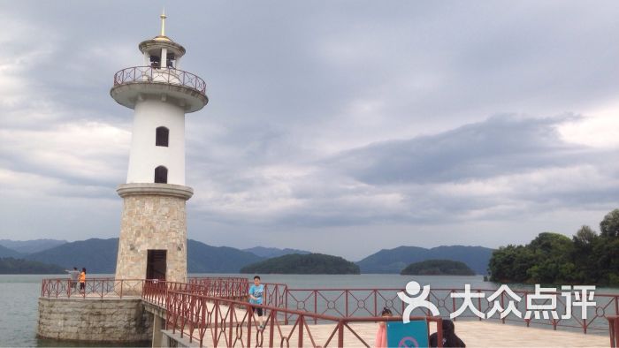 千岛湖洲际度假酒店湖边灯塔图片 - 第4张