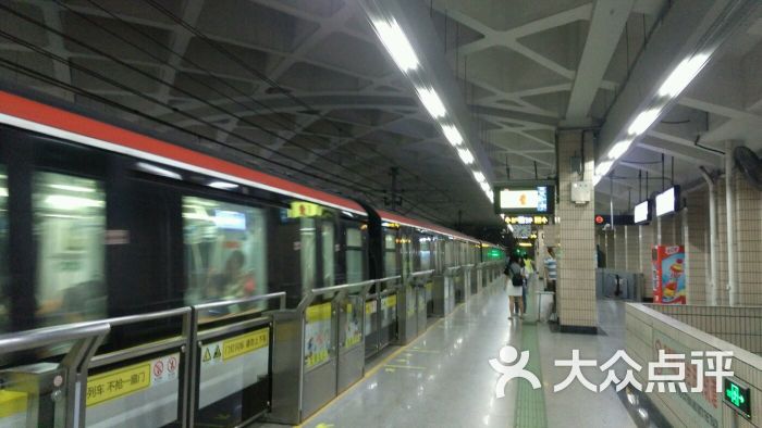 龙漕路-地铁站3号线站台图片 - 第5张
