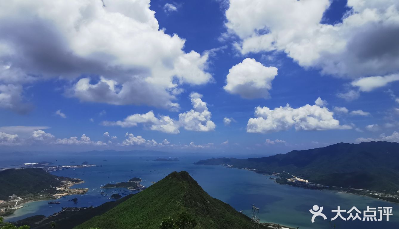 深圳十峰之一大笔架山