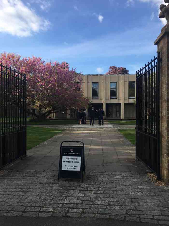 剑桥大学沃尔森学院-"这个学院的人不多,但仍然是久负