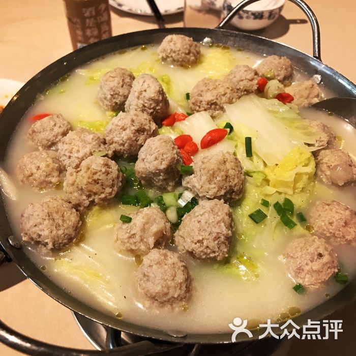 锅仔白菜粉丝汆丸子