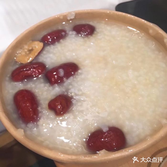 小米红枣桂圆粥