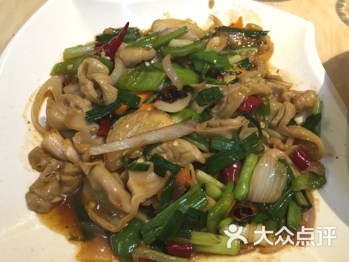 东北美食-溜图片菜馆-台州肥牛-大众点评网冻肥肠卷有点黑色的图片