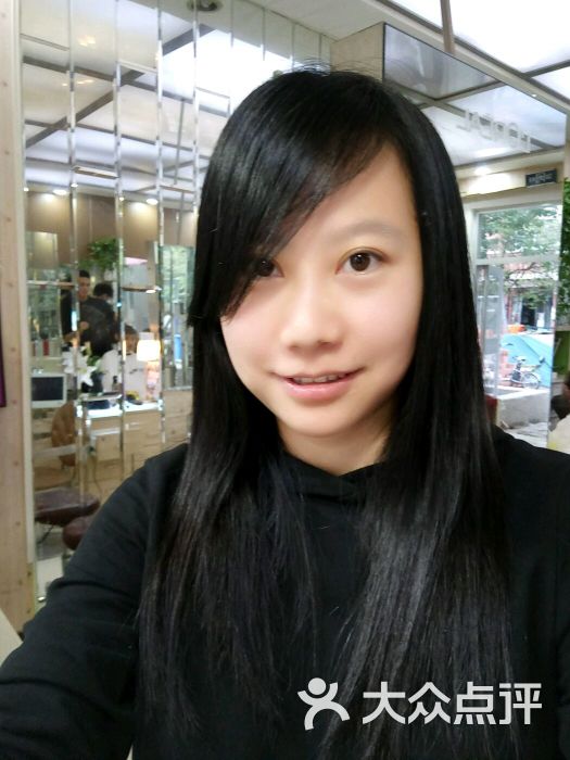 米琳颜色:中分染的短发很漂亮,发型师文.北京晶哥造型头发图片