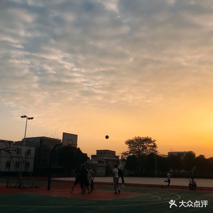 内湖玉山中学图片 第3张