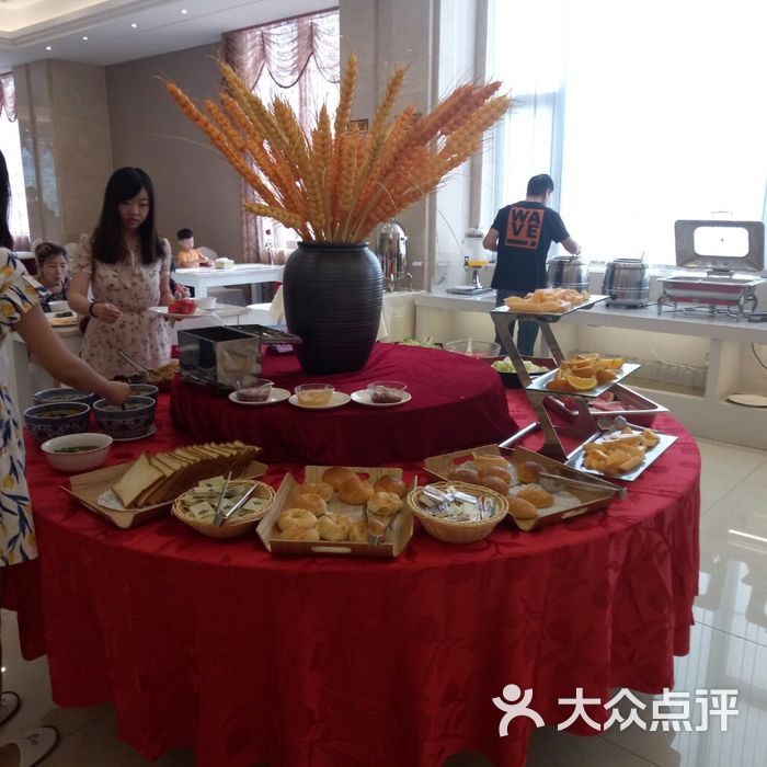 梅里美假日酒店