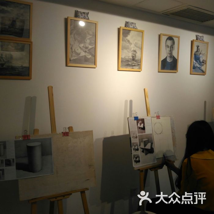 斑马线手绘工作室