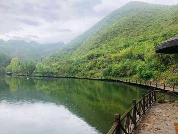 牛角湖"牛角湖是位于怀柔区西北部的宝山镇,在牛圈-大众点评移动版