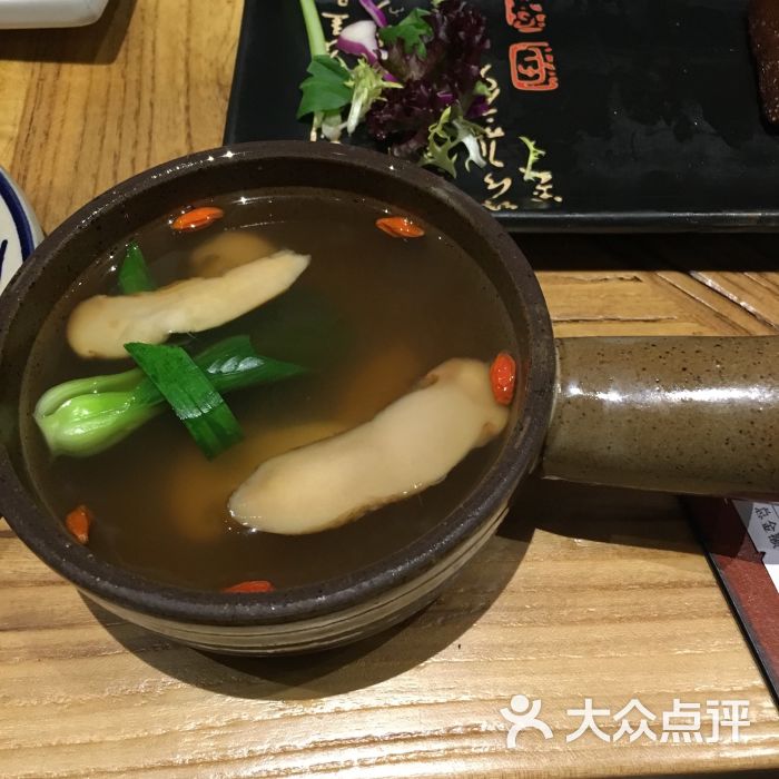 云南野生松茸煲菌汤